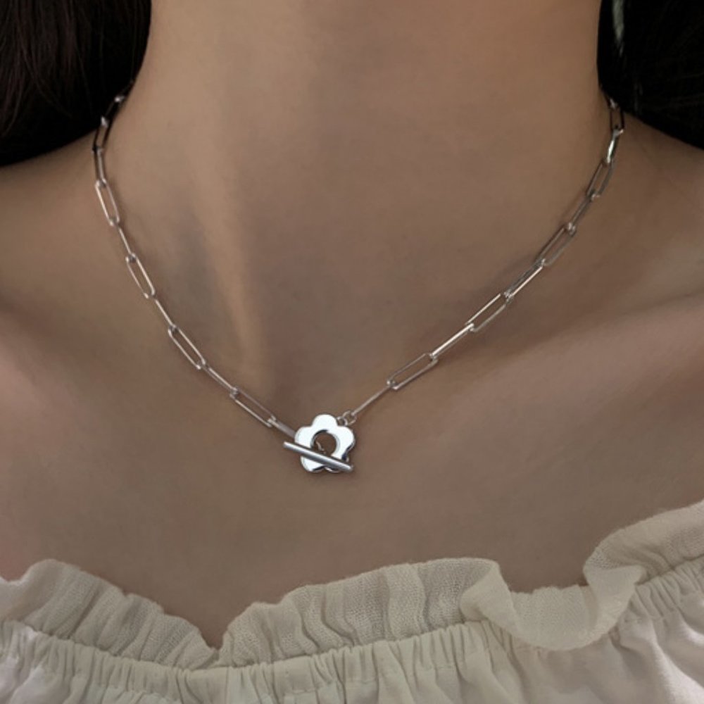*NEW 925 Sterling Silver Flower Toggle Necklace - Picture 1 of 3
